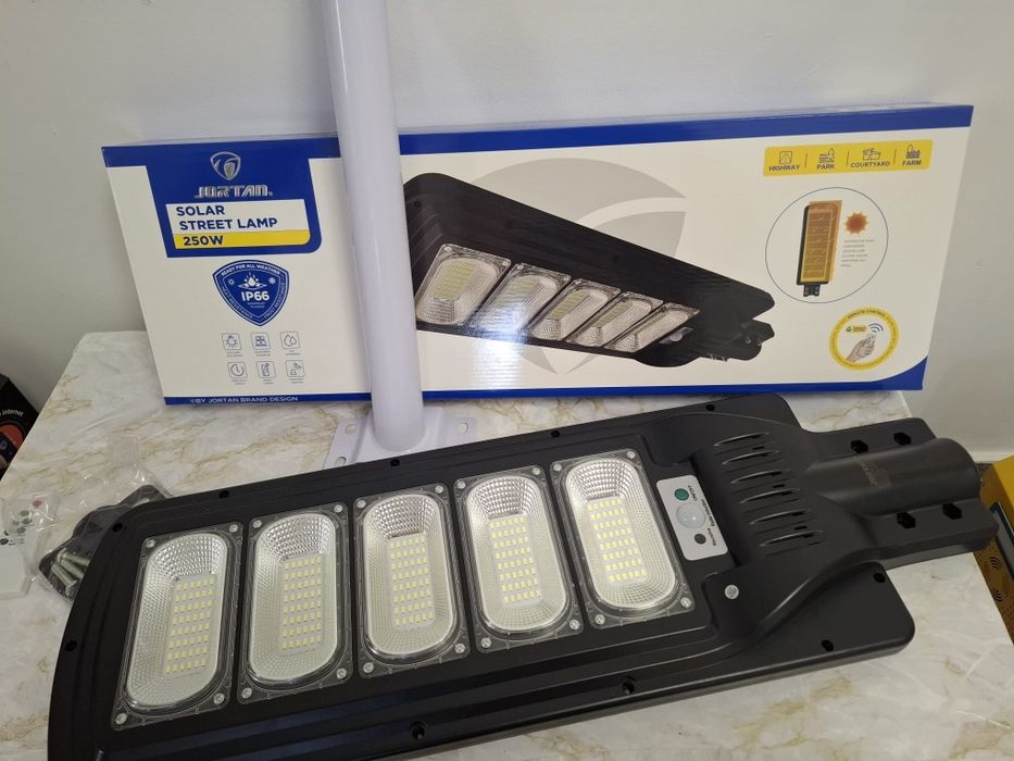 Lampă solară stradală Jortan de 250W+ CADOU TEAVA