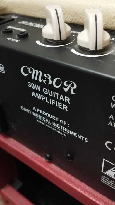 Электрогитара g200dx с усилителем cm30r
