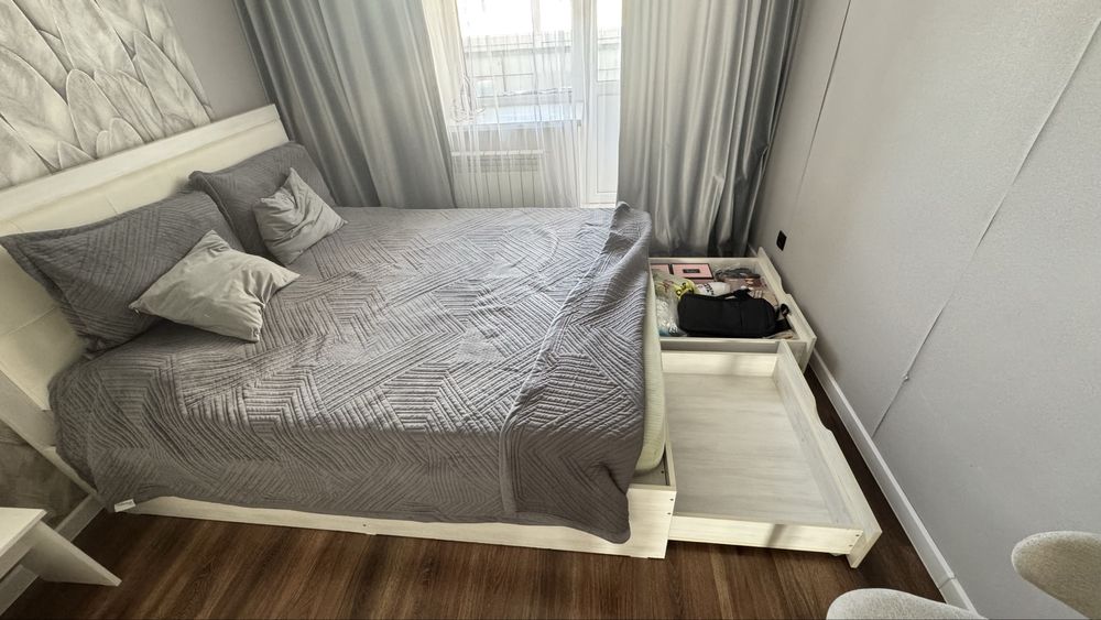 Двухспальная кровать