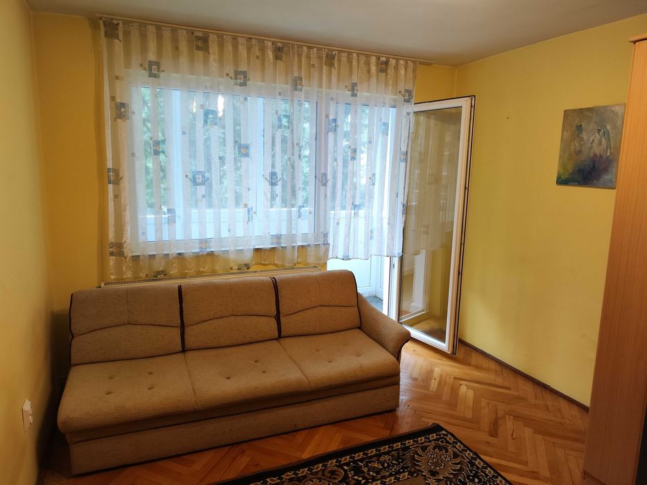 Dau în chirie apartament 2 camere semicentral