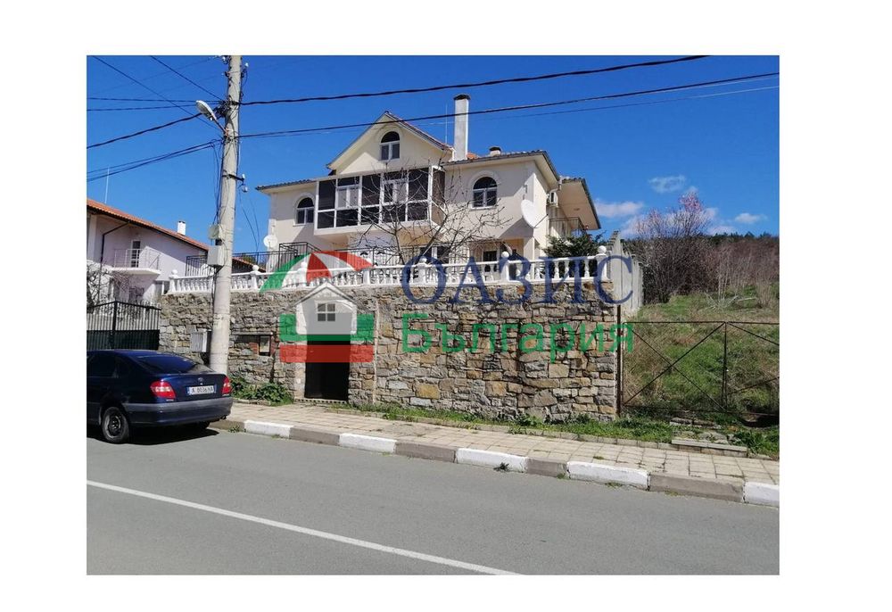 Къща с. Кошарица, България 445 кв. м., върху парцел 1146 кв. м., цена 495 000 евро