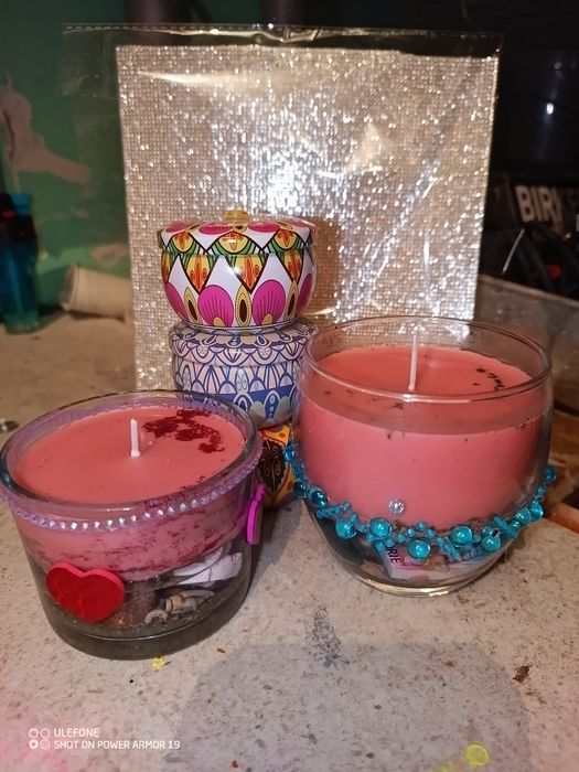 Lumânări decorative parfumate și neparfumate