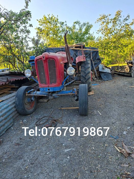 Vând tractor fiat