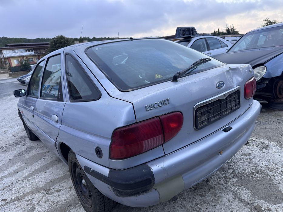 Форд Ескорт 1.8и 115кс 1997г На Части