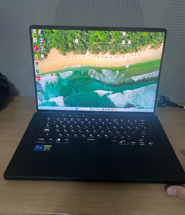 ASUS ROG Zephyrus M16