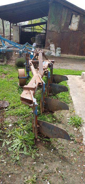 Продам плуг четырехкорпусной