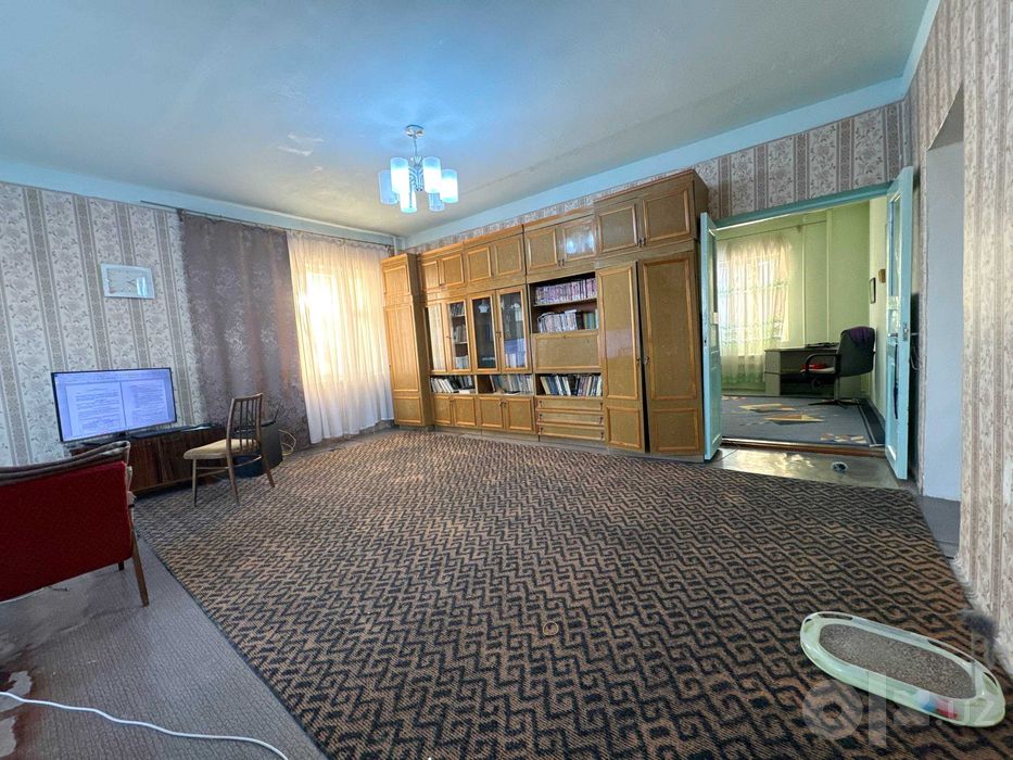 СРОЧНО Продается дом 8 комнат 330 м2 Юкори-Чирчик 12 соток Йик ота