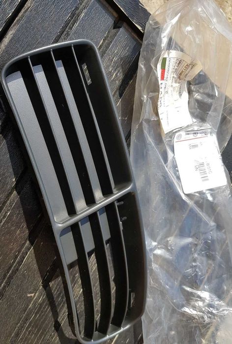 Решетка в броня предна VW POLO 1994- LH