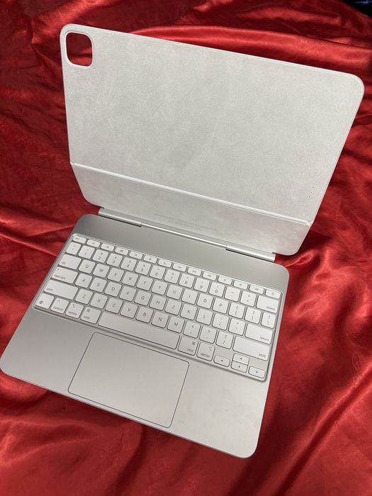 Magic Keyboard Ipad pro 13