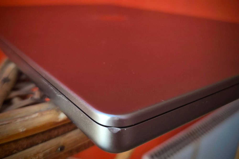 MacBook Pro 16" M2 PRO 12-core CPU, 19-core GPU, 16GB RAM, 512GB SSD (ползван 2 месеца)