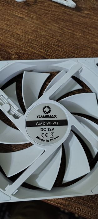 Ventilatoare GameMax 3 bucati noi!