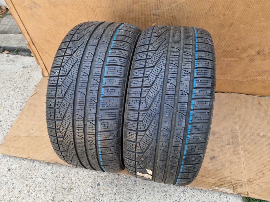 2 Pirelli R19 275/40 Зимни гуми  DOT 4917