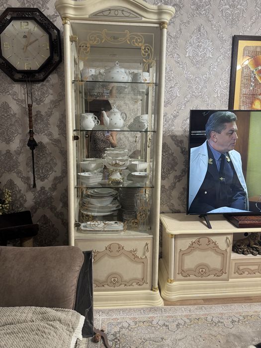 Тумба с ветринами