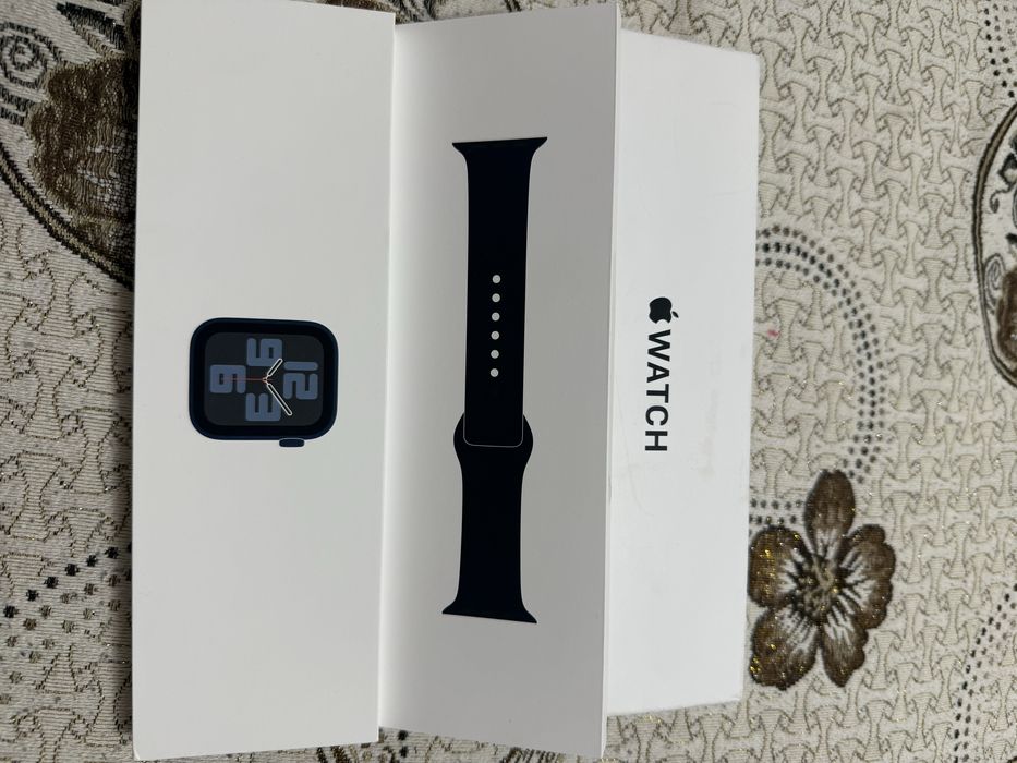 Продам часы apple watch se 44mm