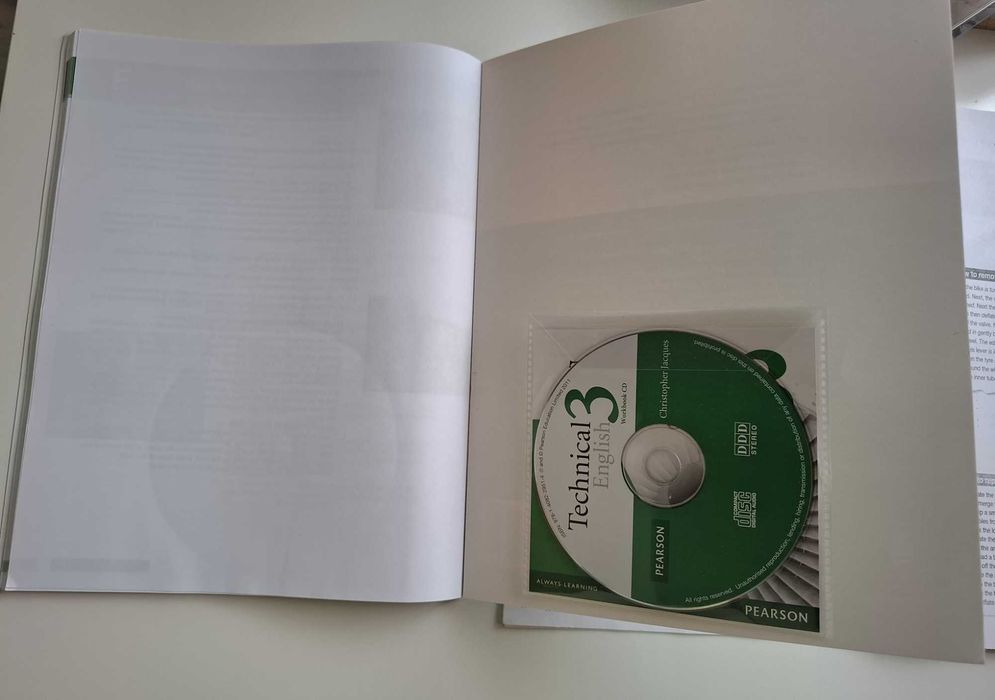 Учебник по английски + учебна тетрадка - Technical English 3