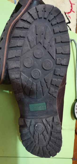 Ghete bărbați culoare maro.