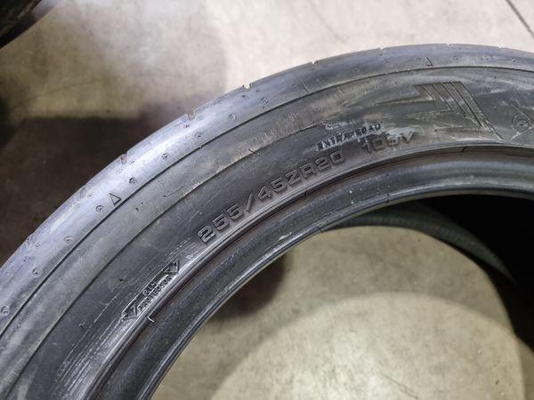 285/40/20//255/45/20 DUNLOP