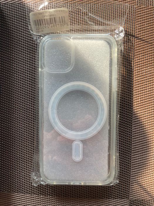 Чехлы на айфон 11