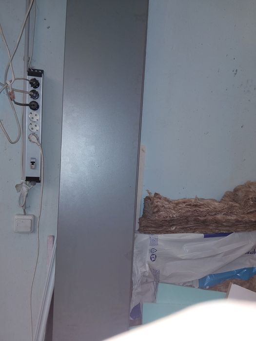 Дървени рафтове за стени