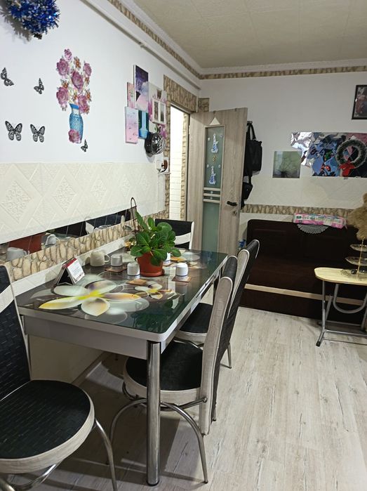 Vand apartament semidecomandat 2 camere