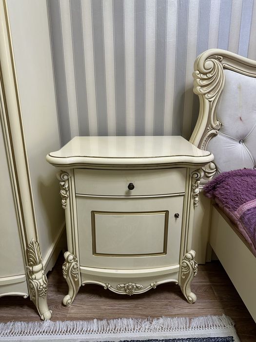 Продам спальный гарнитур