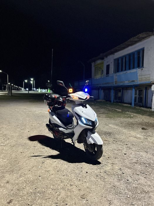 Мопед       М. 8 125 к у б