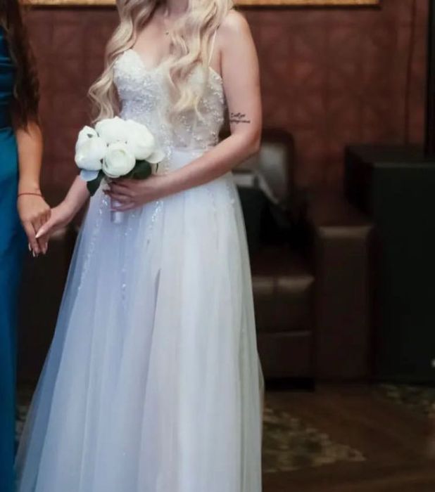 Продам свадебное платье с букетом