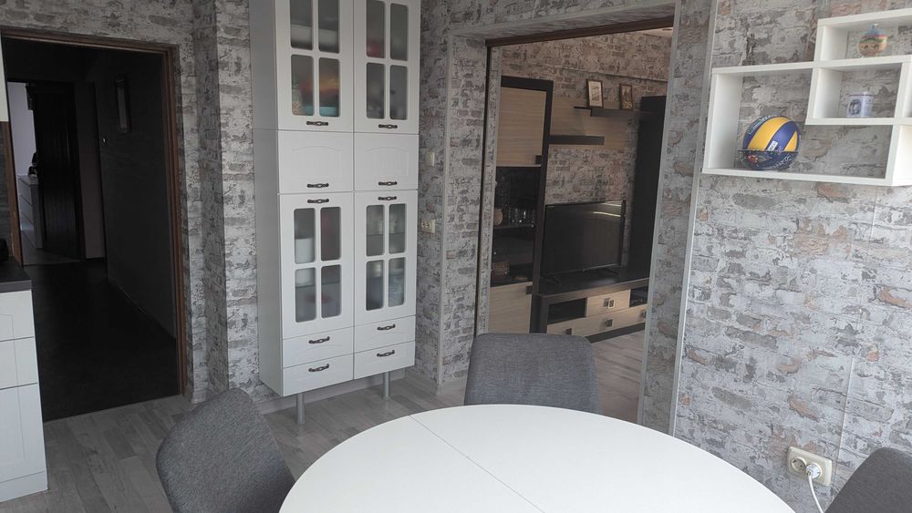 Продава се Четиристаен апартамент в Русе, Център - 101 кв.м за 1436 €/кв.м - Снимка #2