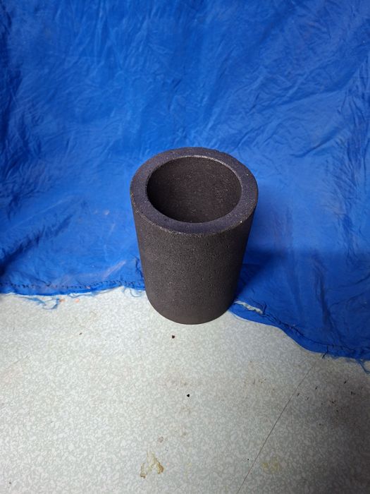 Графитовый тигель.