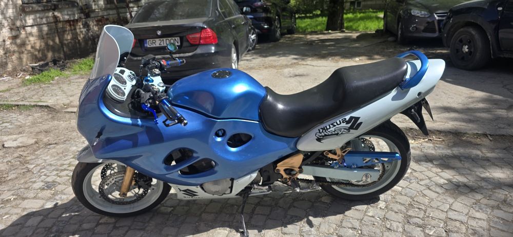 Motocicleta Suzuki gsxf 750