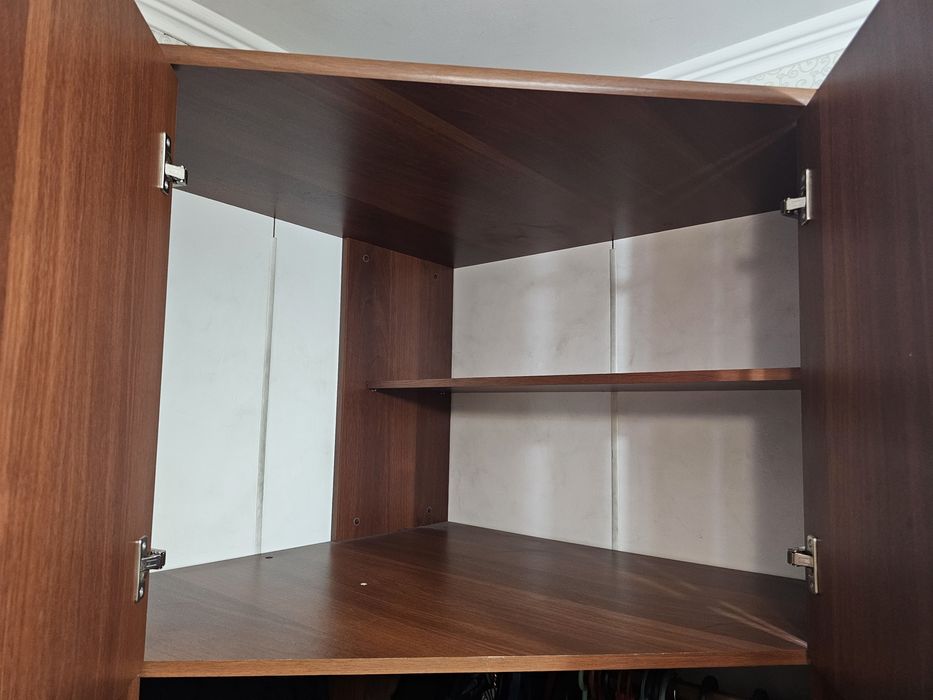 Угловой шкаф почти даром