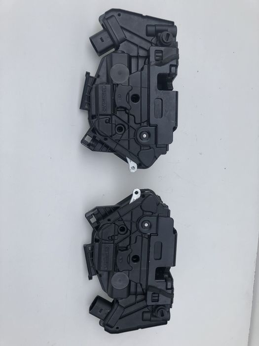 Incuietoare usa st/dr spate vw Passat CC 2008-2015