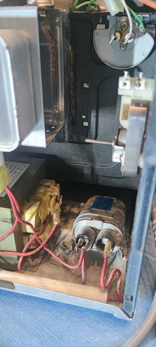 Микровълнова печка с грил  "SAMUNG"