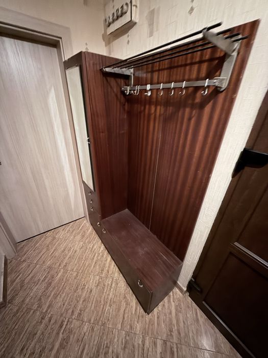 Подарявам стари мебели