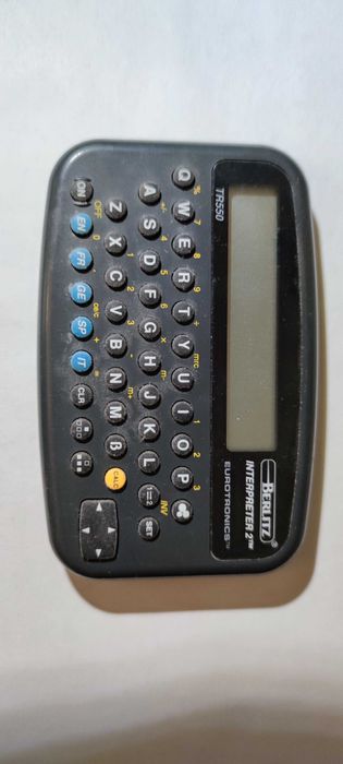 Электроный карманый переводчик с Англ на Ит.,Фр,Гр,Исп с калькулятором