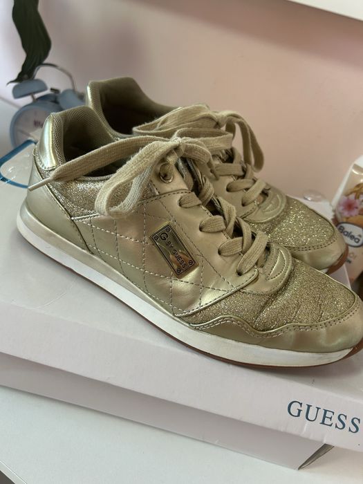 Маратонки 39номер tommy hilfiger,Guess