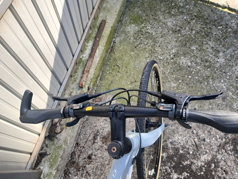 Bicicleta Giant revolt f