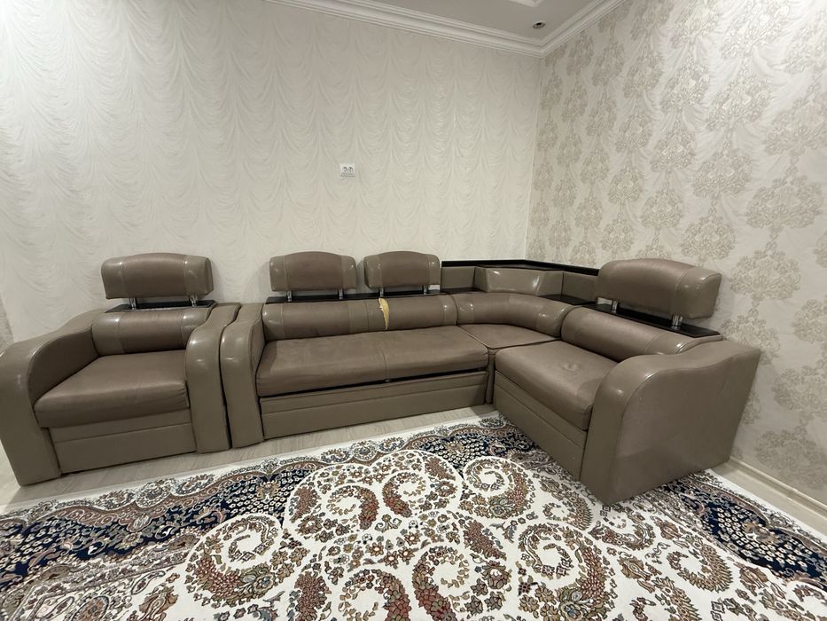 Диван сатылады. Бағасы 70 000.