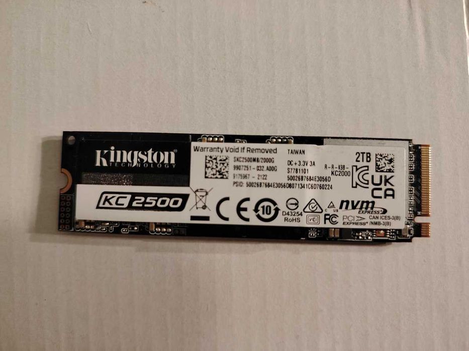 Vând SSD NVMe M.2 Kingston KC2500, Capacitate 2 TB, Impecabil (Health 100%)