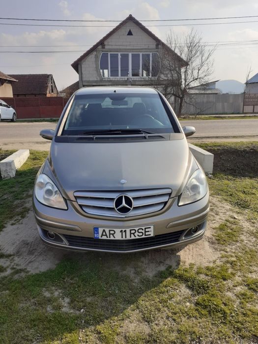 Vând sau schimb Mercedes B 180