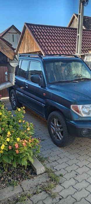 Mitsubisi pajero pinin
