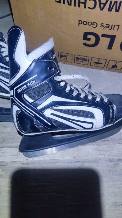 Коньки продам бу