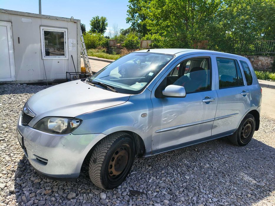 продавам MAZDA 2