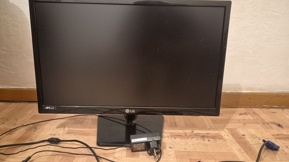 Монитор LG FullHD