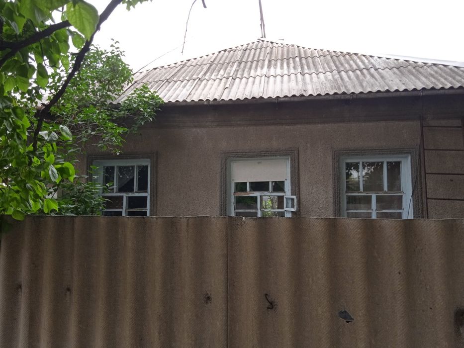 Продам дом с времянкой и участком