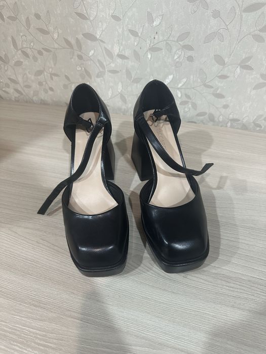 продам туфли на каблуке
