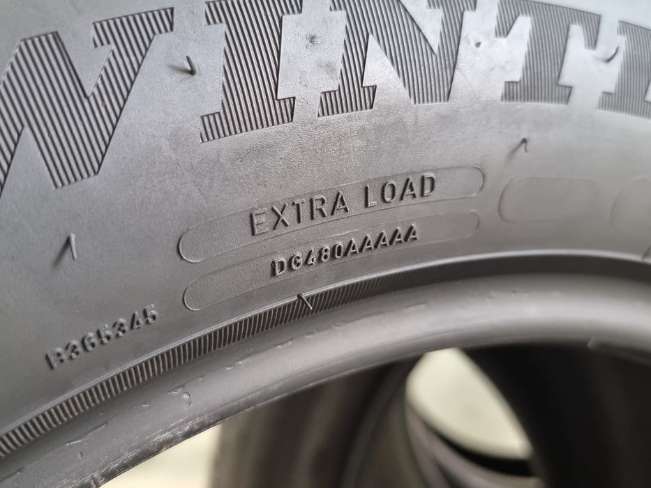 225/55/17 Dunlop 4Броя: 380лв 8.5мм