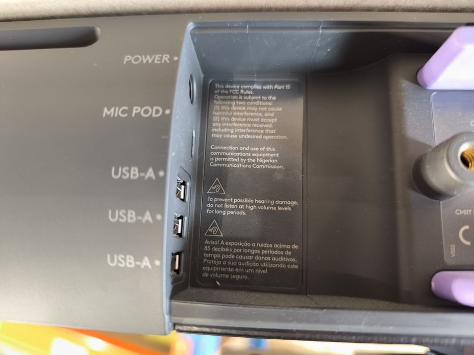 Конферентна камера Logitech VR0019 + 2 микрофона + стойка за ТВ