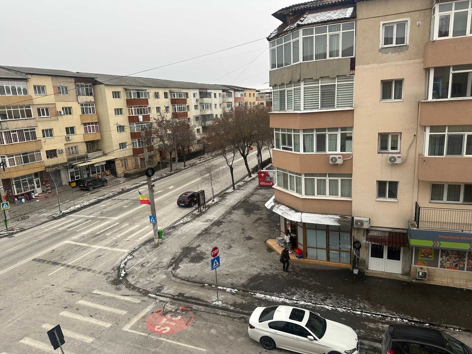 Inchiriere apartament decomandat, 3 camere, Catedrala Eroilor,micro 12