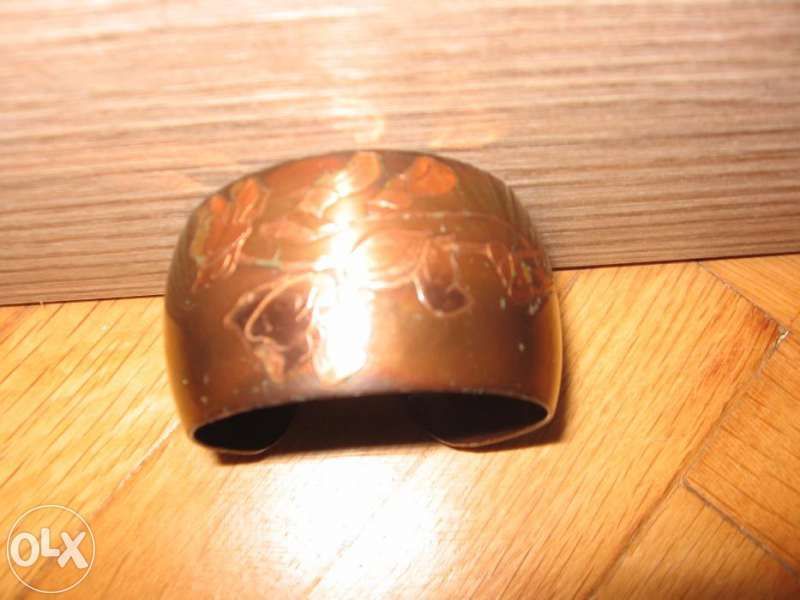 медна гривна с много красив мотив-цвете